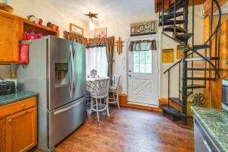 Hot Tub and Pet Friendly Quiet French Creek Getaway - - 2