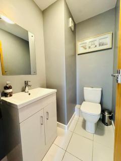 Beautiful 2 Bedroom Sea View - Free Onsite Parking - Poole - 3