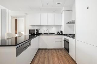 Palm Jumeirah Luxury Apt Direct Beach Access & Views - 5