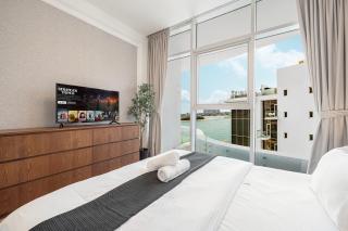 Palm Jumeirah Luxury Apt Direct Beach Access & Views - 2