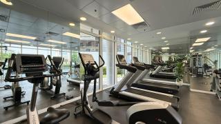 Palm Jumeirah Luxury Apt Direct Beach Access & Views - 1