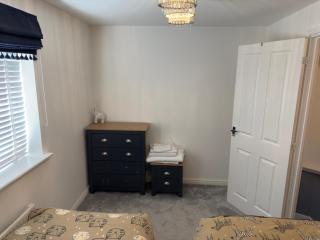 2 bedroom Modern House - Hednesford - 7