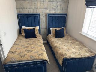 2 bedroom Modern House - Hednesford - 1
