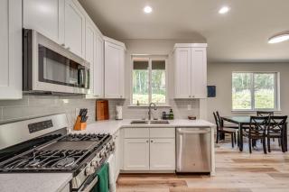 Explore Alaska’s Playground: Modern Wasilla Escape - 1