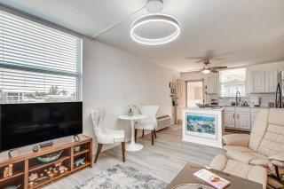Walk to Gulf Bonita Springs Studio with Pool! - Bonita Springs - 2