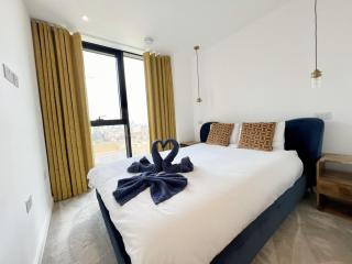 Tower Bridge Premium Apt w Balcony and AC - 2