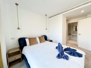 Tower Bridge Premium Apt w Balcony and AC - 0