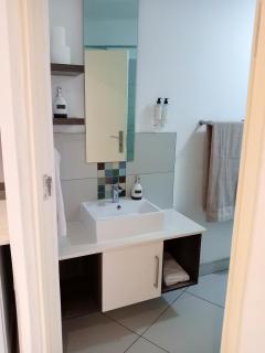 Stay Ulo 1-Bedroom Self-Catering Apartment in Rosebank at The Apex on Smuts - Johannesburg - 1