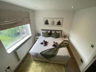 Quiet North London - 2 x Double Bedrooms - Close to Station and 20mins Central London - 0