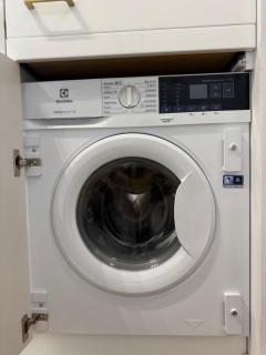 Nowoczesny Apartament we Wrocławiu z Balkonem i Parkingiem Podziemnym - Wrocław - 1