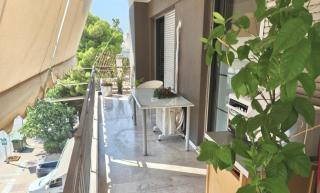 An En-suite with a Queen bed and a kitchenette - Athens - 4