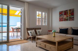 AT148 Frente la playa, jardín privado, vistas mar - 8