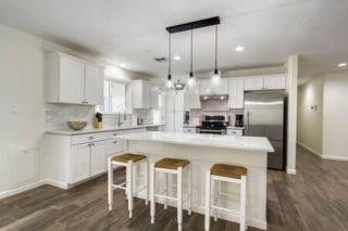 1710 N Sunset · Pool 7 Beds Parking WiFi Full Patio Foosball - 5