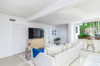 1720 Wa Kee 1B · 4 Queen Beds Sleep 8 Pool Parking Wi-Fi Patio - 9