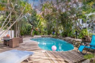 1720 Wa Kee 1B · 4 Queen Beds Sleep 8 Pool Parking Wi-Fi Patio - 2