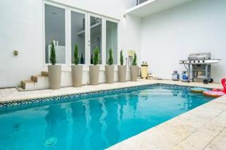3282 SW 28th St · Private Pool 4BD2.5BA Parking Laundry Wi-Fi - 4