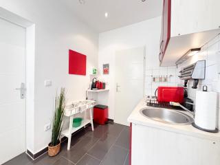 LIV ON Studio with King Bed, fully equipped Kitchen, near Prater - Vienna - 6