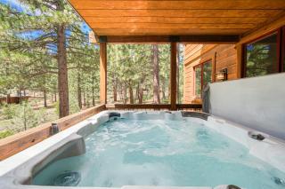 Truckee Timbers at Gray's Crossing by Tahoe Getaways - 4BR w Hot Tub, Ping Pong & EV - Truckee - 9