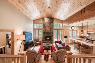 Truckee Timbers at Gray's Crossing by Tahoe Getaways - 4BR w Hot Tub, Ping Pong & EV - 2