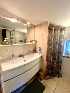 Studio avec entrée indépendante sur un domaine de 9ha avec vue - Vollore-Ville - 4