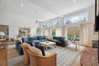 Classic Quogue Family Home - 5