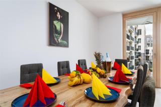 Bright Royal Elegance - 9