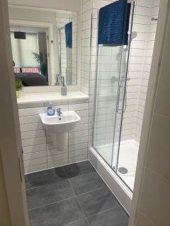 Gorgeous GF 2 Bed 2 bathroom Apartment Liverpool 3 - 2