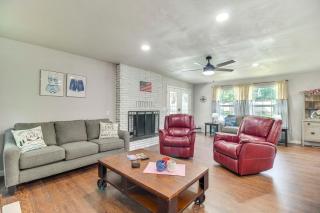 Walk to Marina and Lake Family Retreat in Afton! - Afton - 0