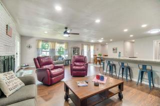 Walk to Marina and Lake Family Retreat in Afton! - Afton - 4