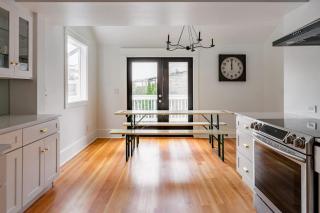 Sophisticated 2BR - Prime NW 23rd Location - 6
