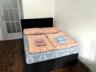 Pleasant apartment with terrace, 1 min. from metro - Prague - 0