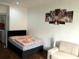 Pleasant apartment with terrace, 1 min. from metro - Prague - 8