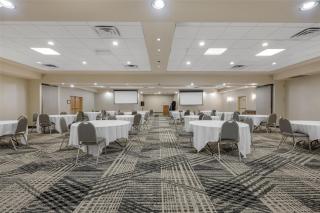 Best Western Plus York Hotel and Conference Center - 4