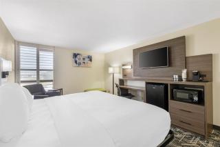 Best Western Plus York Hotel and Conference Center - 1