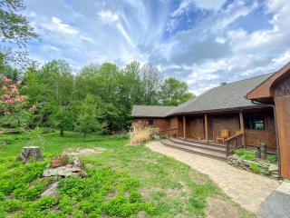 Amazing lakefront home in the White Mountains with game room theater - 8