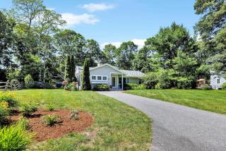 1 Story Family Home Half Mile to Beach with Patio , Grill, Office with Twin Beds, Peaceful Wooded Setting, Spacious Driveway, Garden Views, Walk to Shore, Perfect Cape Cod Getaway for Families - 4