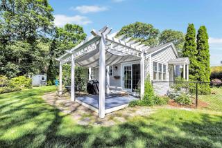 1 Story Family Home Half Mile to Beach with Patio , Grill, Office with Twin Beds, Peaceful Wooded Setting, Spacious Driveway, Garden Views, Walk to Shore, Perfect Cape Cod Getaway for Families - 8