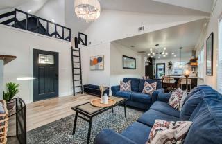 Charming Cozy & Central 2-BD 1-BA Mins to DT - Houston - 0