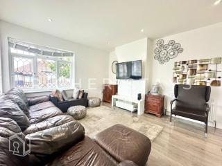 Modern Classic 3-Bedroom Flat - 0