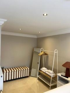 Derry City Apartment - 9