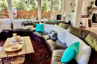 Bainbridge Island Group Retreat with Pickleball! - 4