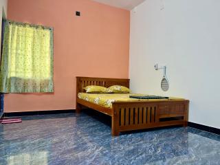 Athithi AC Studio Flat By Shivalaya Stays - 1
