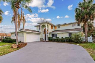 Luxury Villa - Waterfront 5BR with kayaks - 2