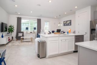 Brand New 3 BDR Resort Home Packed with Amenities - 5