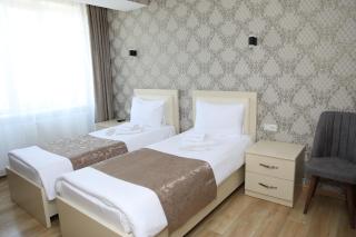 Hotel Sharl - 3