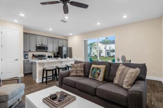 Caribbean Dreamin - Vibrant Margaritaville Resort - 7