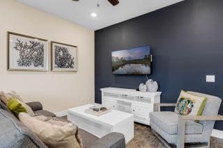 Caribbean Dreamin - Vibrant Margaritaville Resort - 3