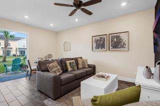 Caribbean Dreamin - Vibrant Margaritaville Resort - 4