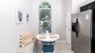 Cozy on Cavendish - Themed bedrooms - 6