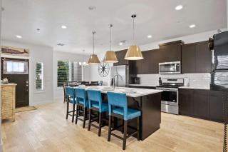 By the Sea - Ocean Vibes in the Desert - 9